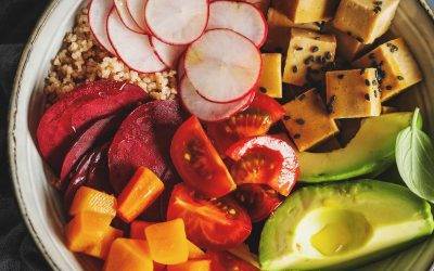 8 Tips For Vegetarians and Vegans to Eat Well While Traveling