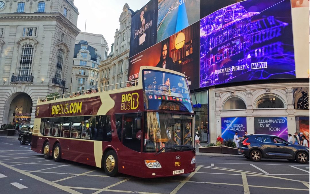 How to Spend 1 Day in London Aboard the Hop-On Hop-Off Bus